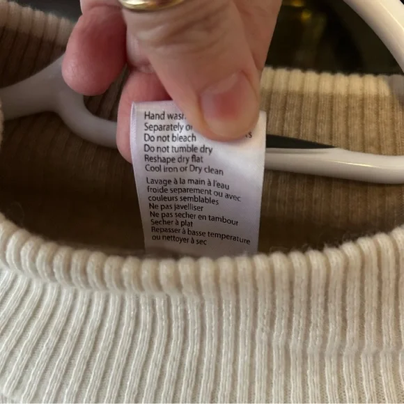 New Condition Note di Anita Turtleneck, Poncho Cream and Tan Knit Wool Blend - Picture 6 of 13